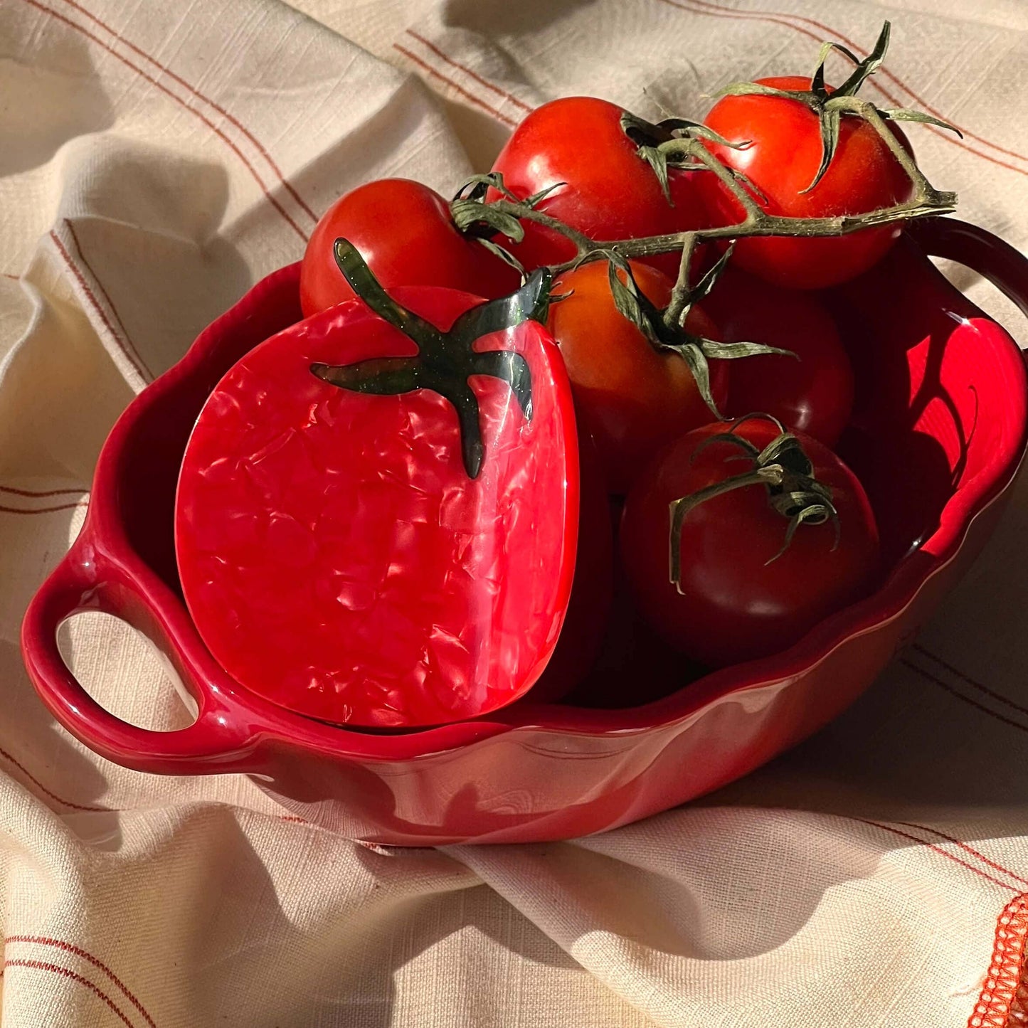 Jenny Lemons - Midi Tomato Hair Claw Clip