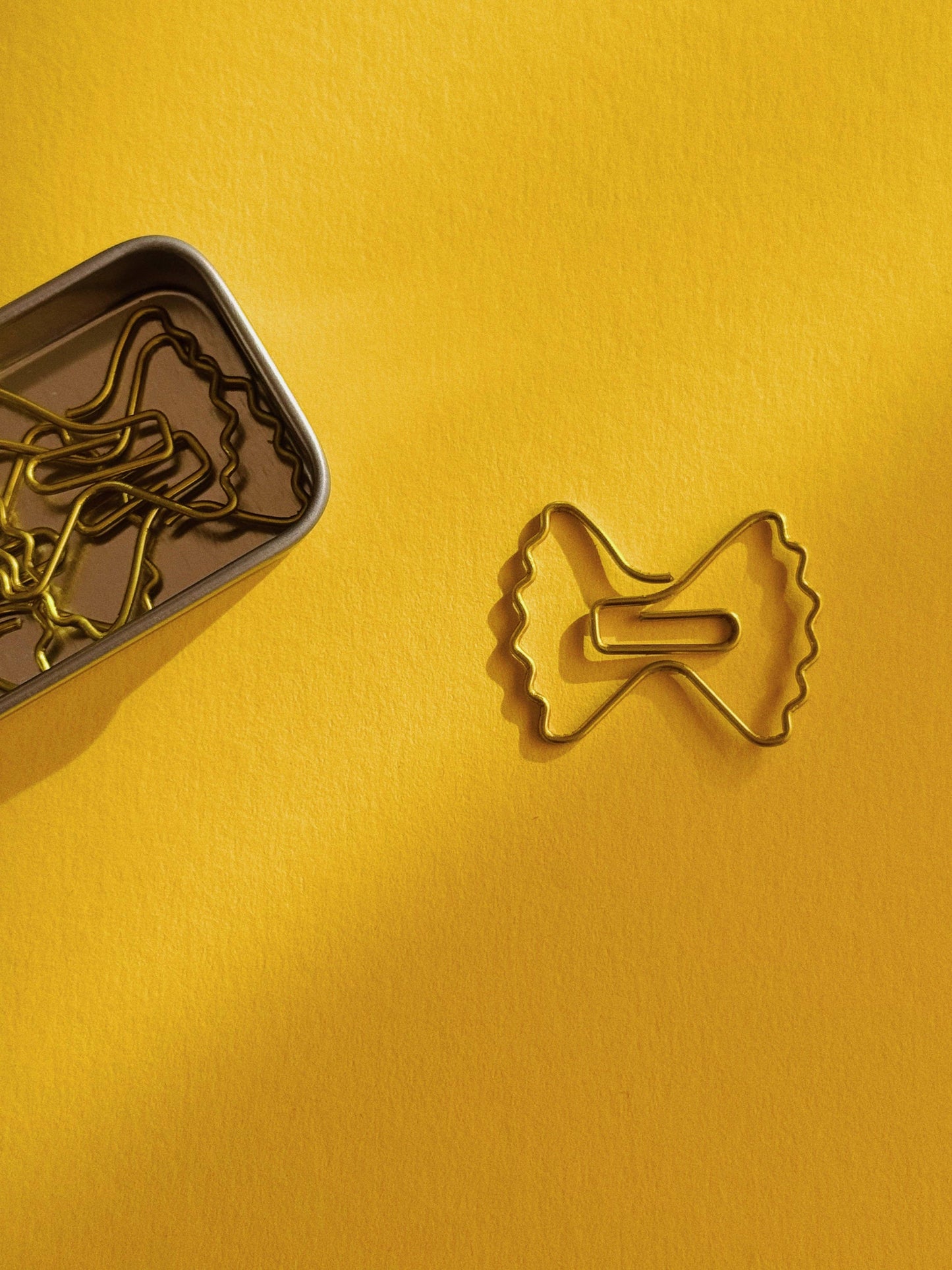 Mel Andrel - Pasta Paper Clip - Farfalle