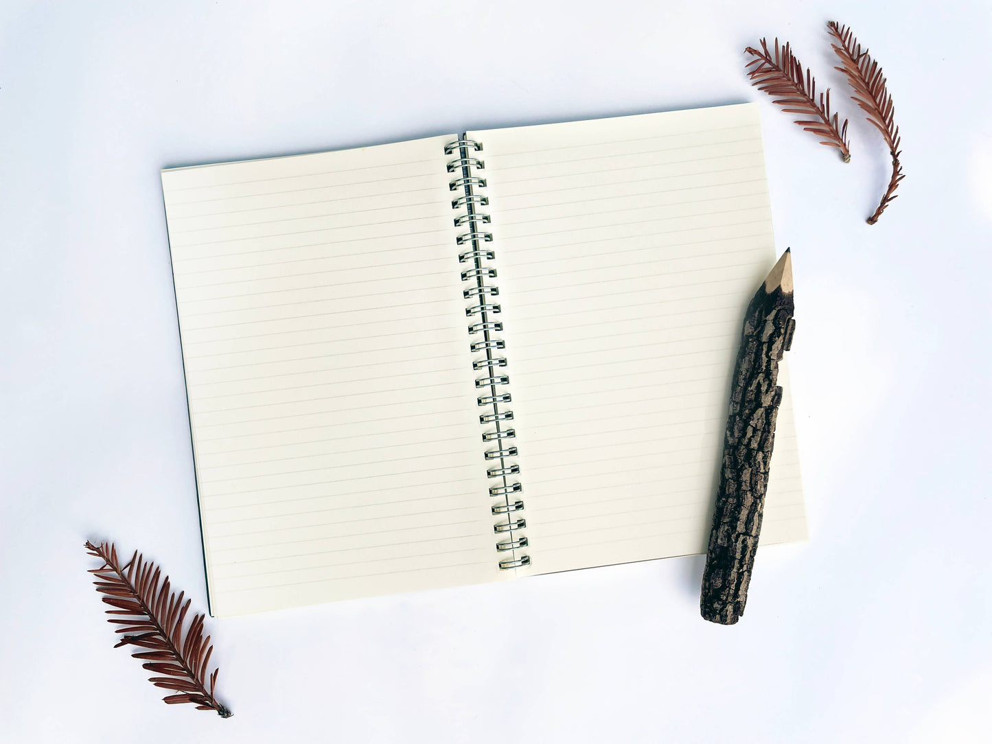Studio Portmanteau - Kraft Left Spiral Notebook: Gridded