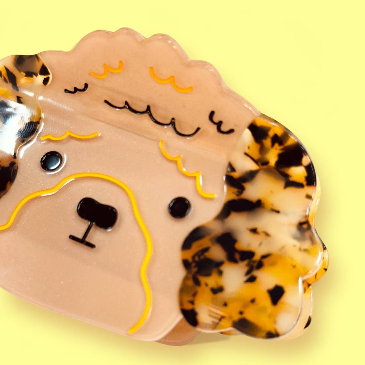 Carolyn Suzuki - CARMY THE DOG HAIR CLAW