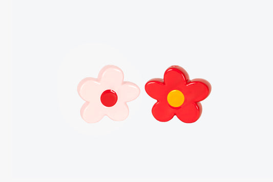 DOIY - Salt & Pepper Shakers - Daisy - Red Pink