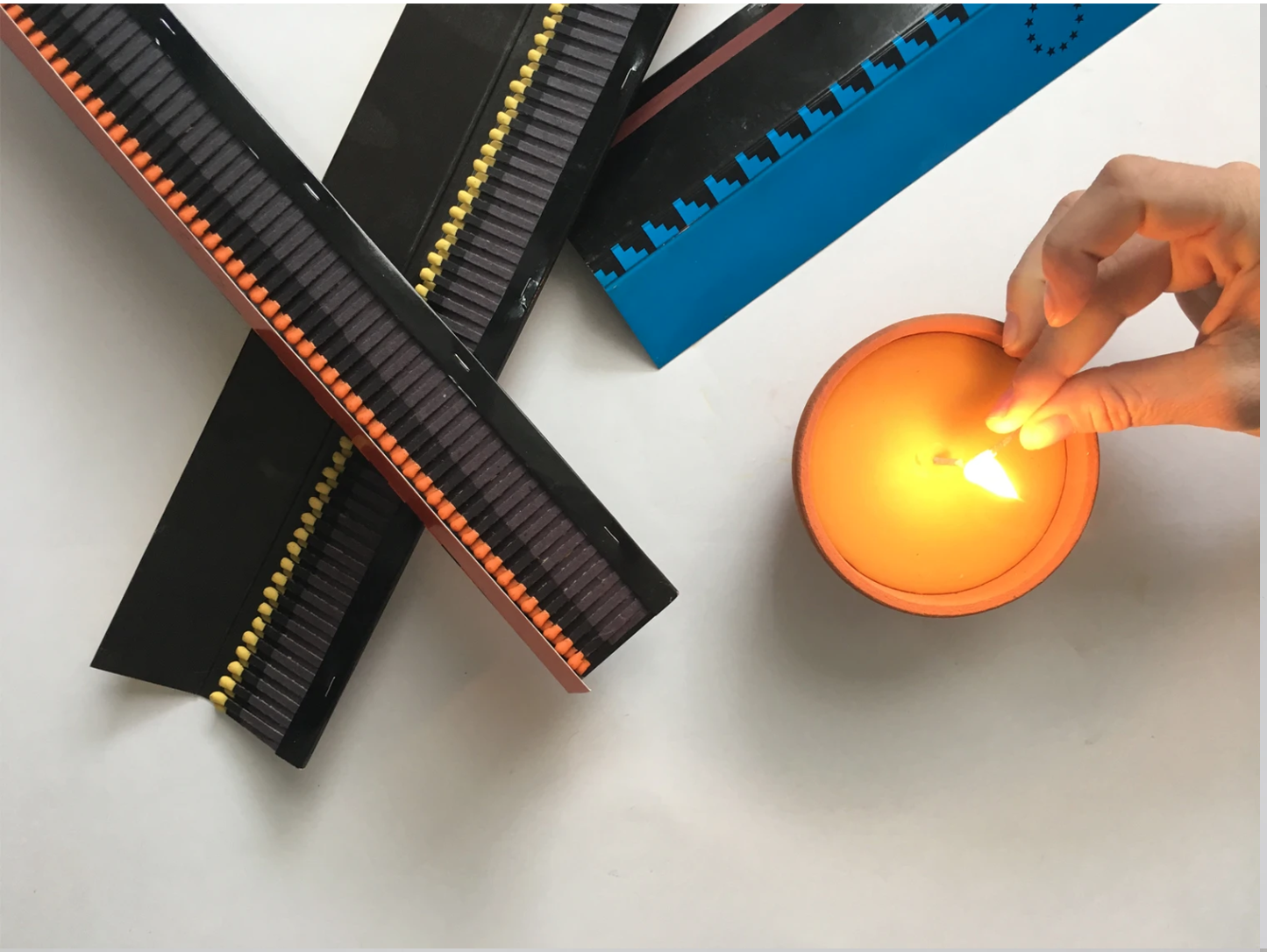 Fredericks and Mae - Matches Extra Long -  RED